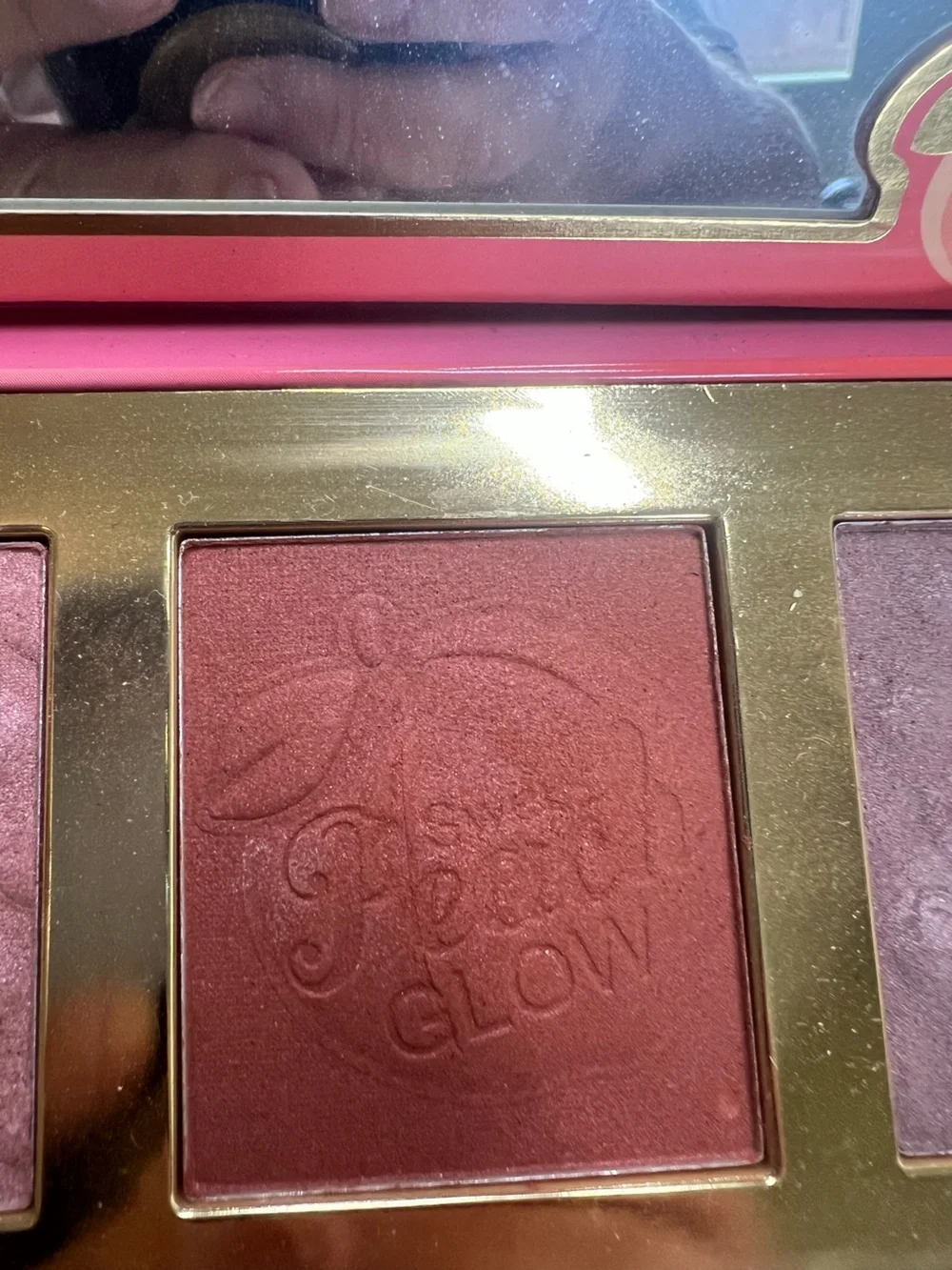 Too Faced Sweet Peach Glow highlight Palette